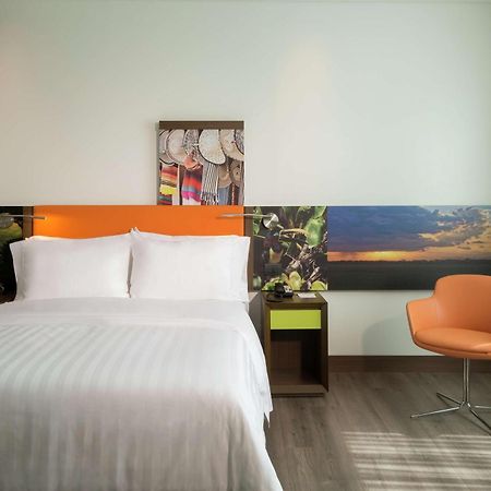 Hampton By Hilton Yopal Hotel Bagian luar foto