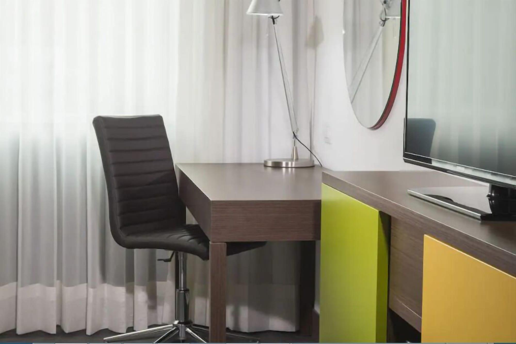 Hampton By Hilton Yopal Hotel Bagian luar foto