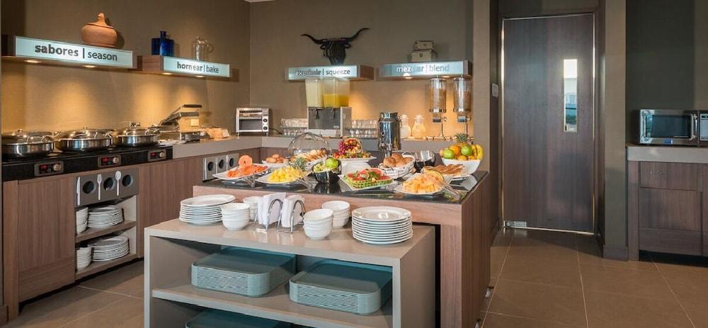 Hampton By Hilton Yopal Hotel Bagian luar foto