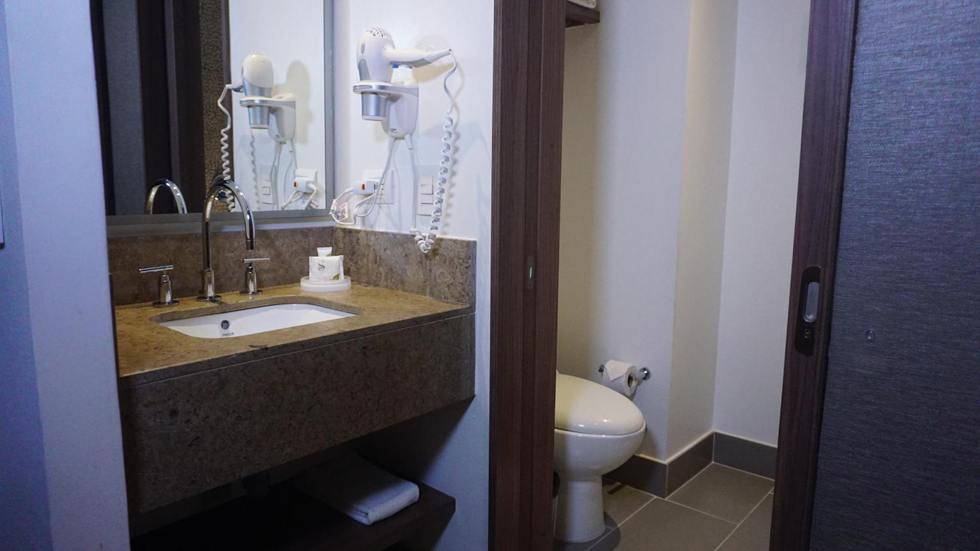 Hampton By Hilton Yopal Hotel Bagian luar foto
