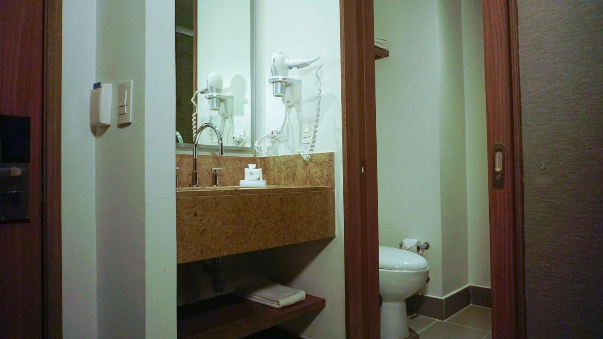 Hampton By Hilton Yopal Hotel Bagian luar foto