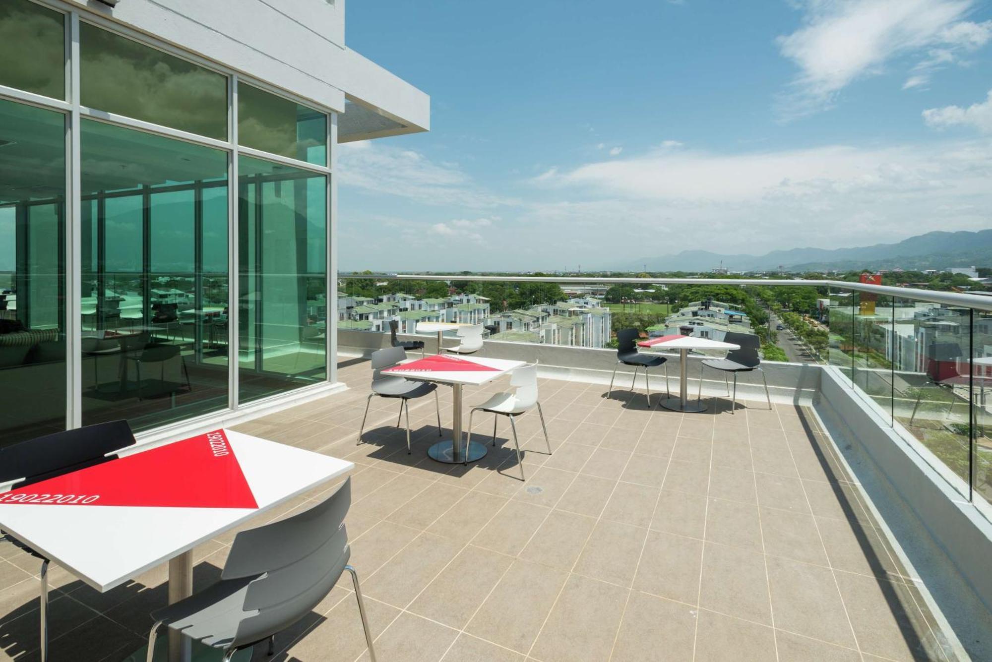Hampton By Hilton Yopal Hotel Bagian luar foto