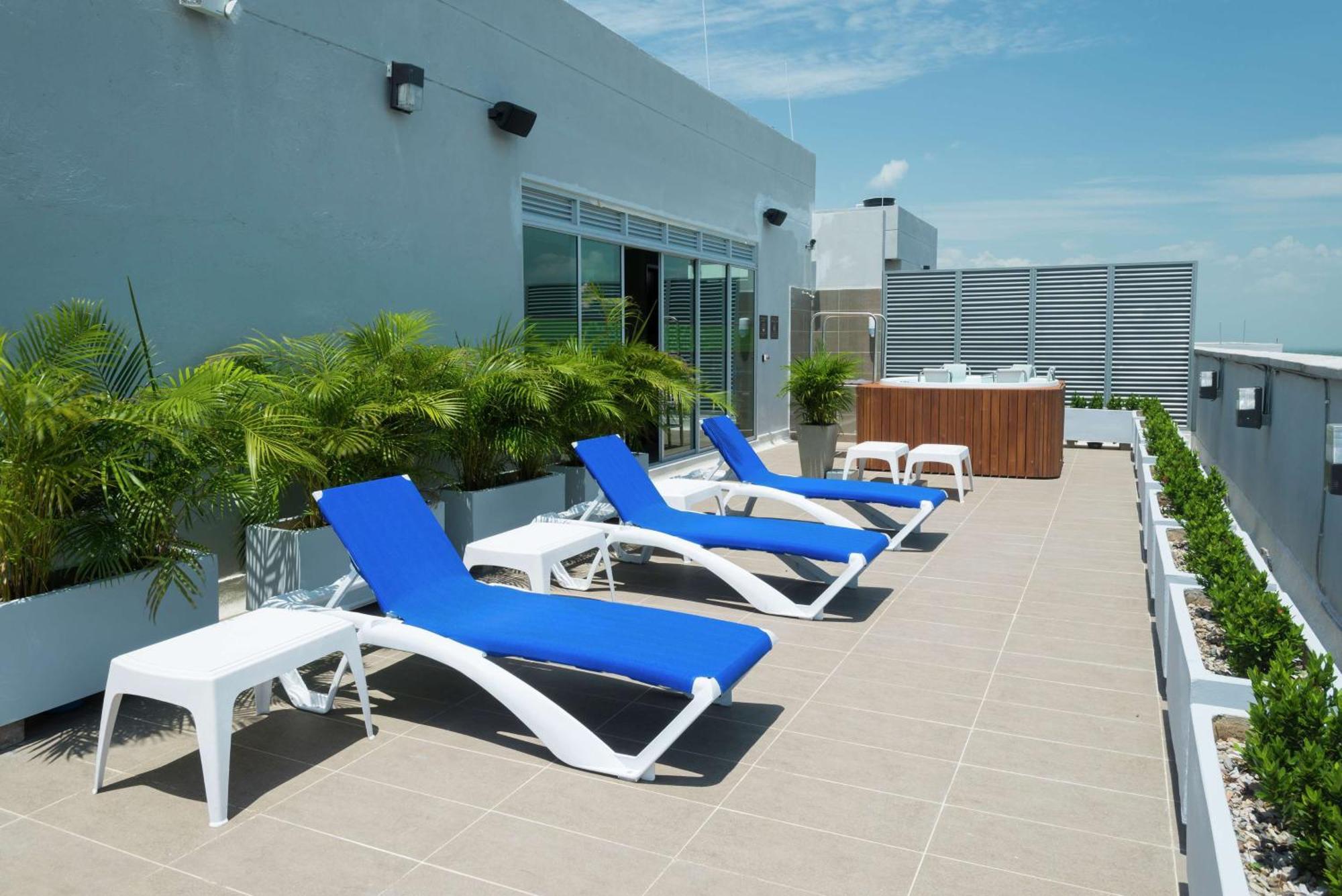 Hampton By Hilton Yopal Hotel Bagian luar foto