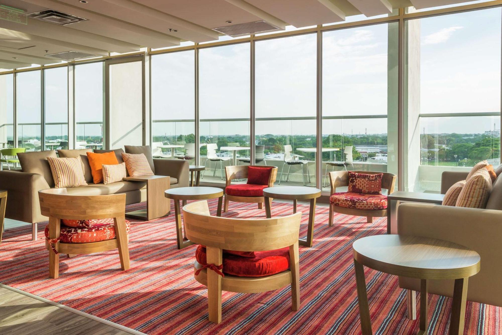Hampton By Hilton Yopal Hotel Bagian luar foto