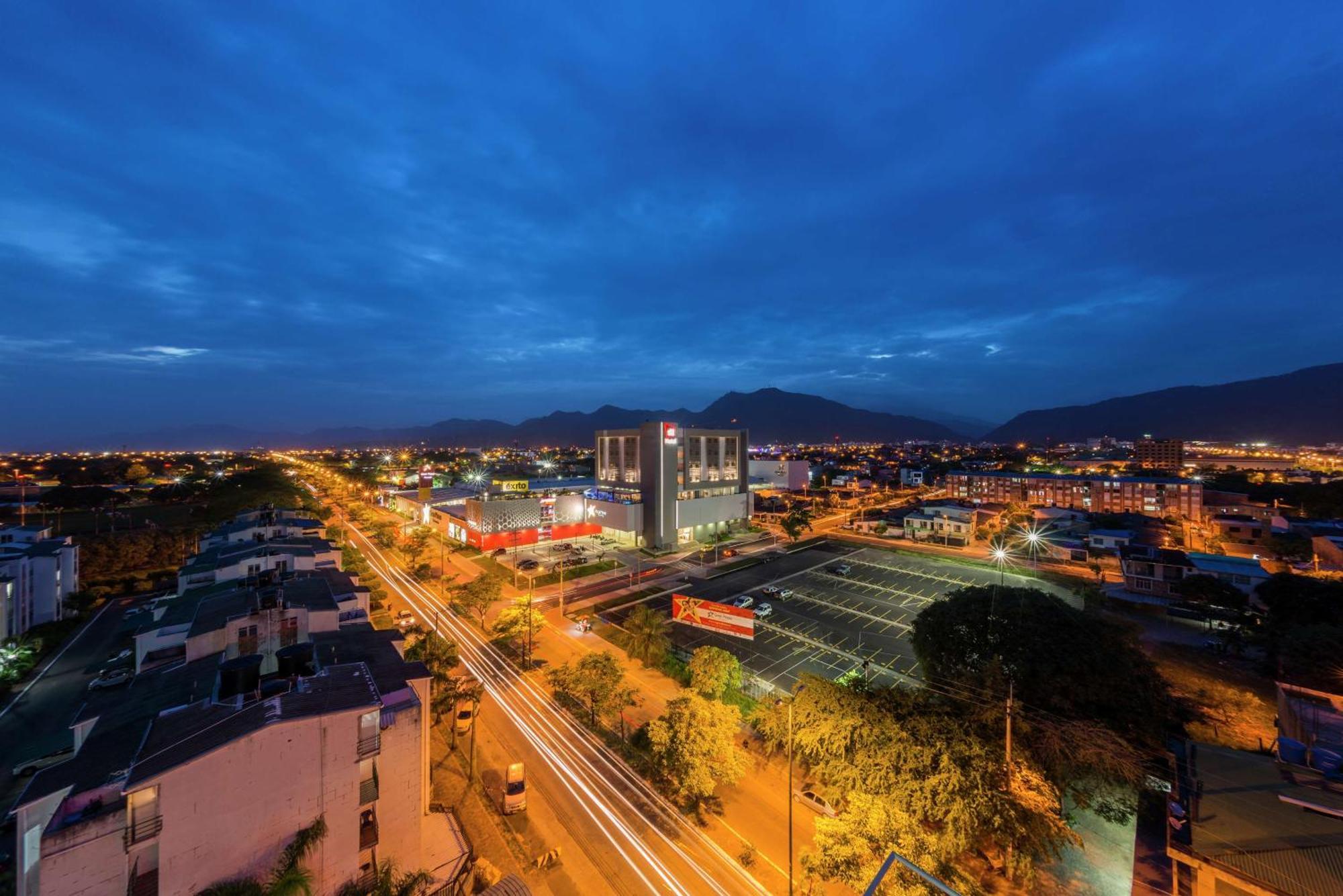 Hampton By Hilton Yopal Hotel Bagian luar foto